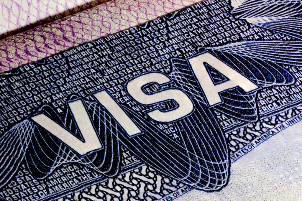 La Embajada de Estados Unidos en México confirmó que todos los solicitantes de visa —ya sea de migrante o no migrante— están sujetos a la verificación de sus redes sociales como parte del proceso de evaluación de seguridad, medida que está vigente desde 2019 y que actualmente se encuentra en fase de ampliación.