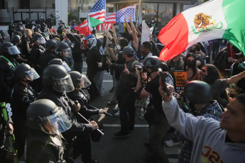 Los Ángeles, California, se ha convertido en el foco de intensas protestas tras las redadas migratorias llevadas a cabo por el Servicio de Inmigración y Control de Aduanas (ICE).