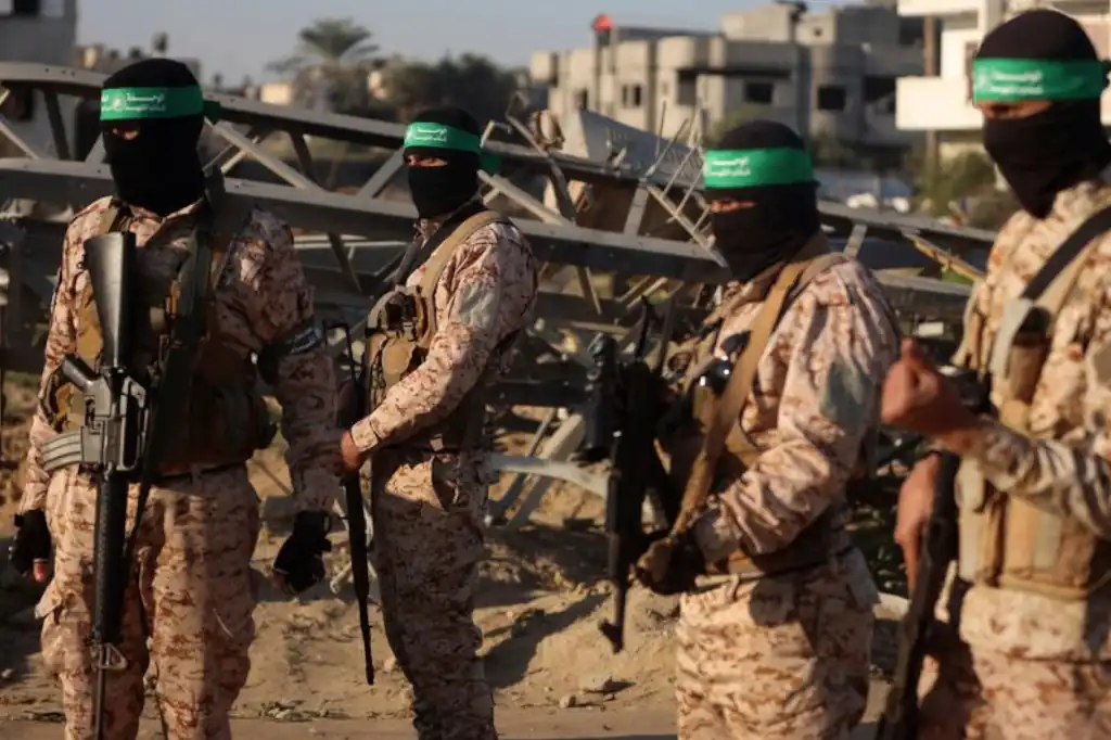 Este lunes, Israel y el movimiento islamista palestino Hamas comenzaron negociaciones indirectas en Egipto con el objetivo de poner fin al conflicto en Gaza, que cumple casi dos años desde su estallido tras el ataque de Hamas en territorio israelí el 7 de octubre de 2023.