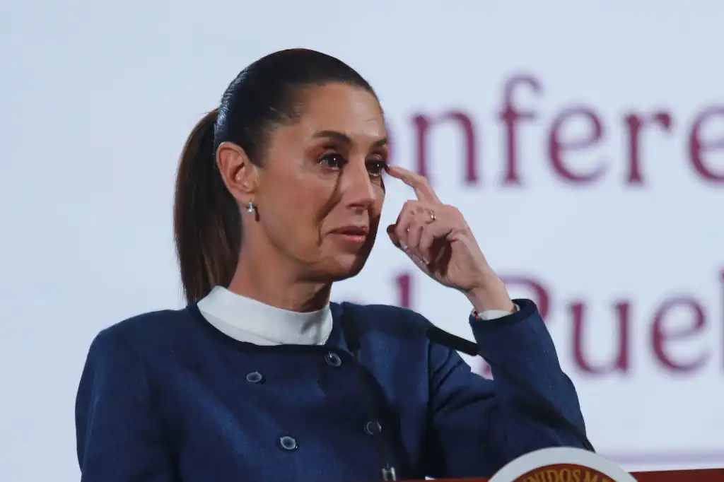 La presidenta Claudia Sheinbaum, afirmó que las mesas de diálogo con la Coordinadora Nacional de Trabajadores de la Educación (CNTE) permanecen abiertas en diversos estados del país, a fin de atender las demandas del magisterio disidente.