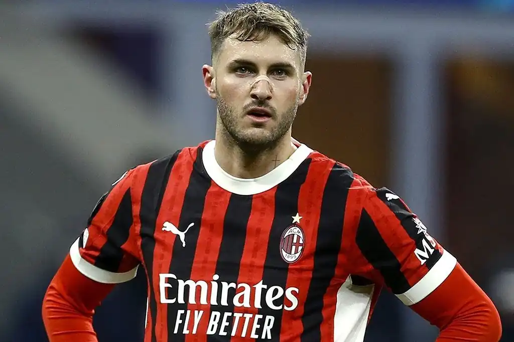 El AC Milán confirmó que Santiago Giménez será sometido a una operación de tobillo, después de que el dolor reapareciera pese a un tratamiento conservador.