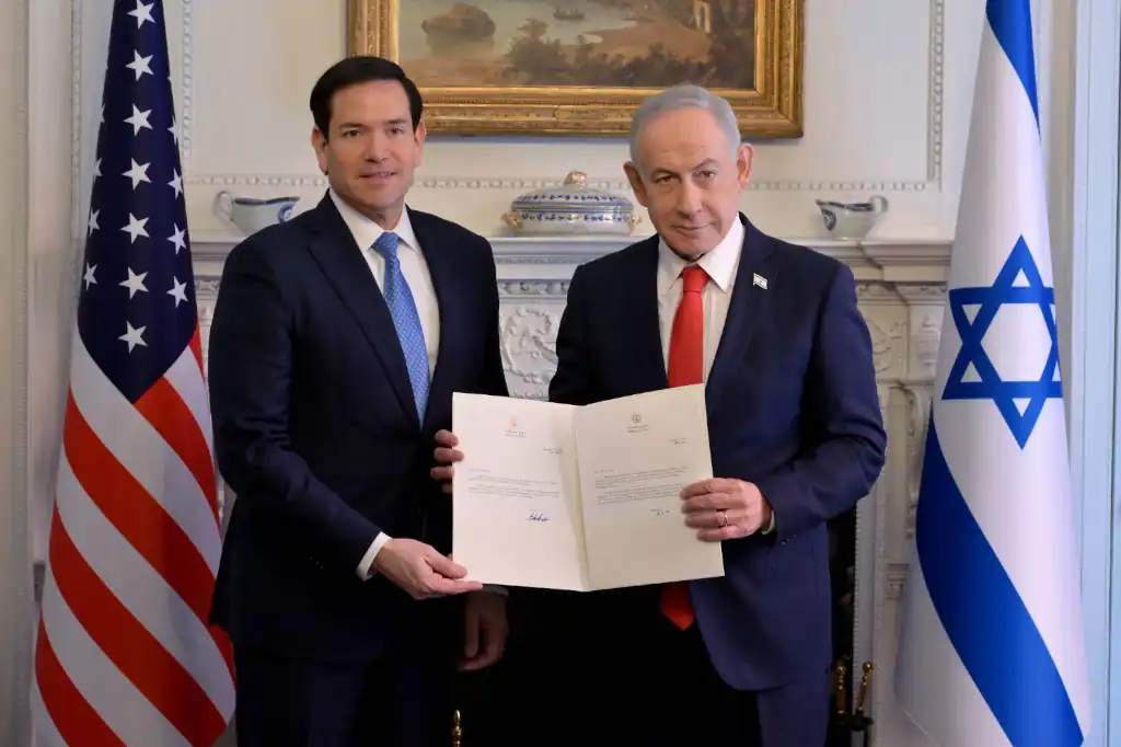 El primer ministro de Israel, Benjamín Netanyahu, firmó este miércoles la adhesión de su país a la Junta de la Paz impulsada por el presidente de Estados Unidos, Donald Trump.