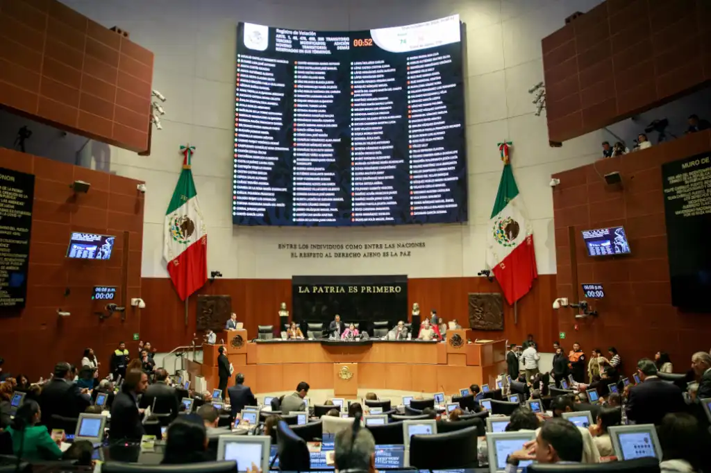 Senado aprueba reforma para poner fin a las “pensiones doradas” en el sector público