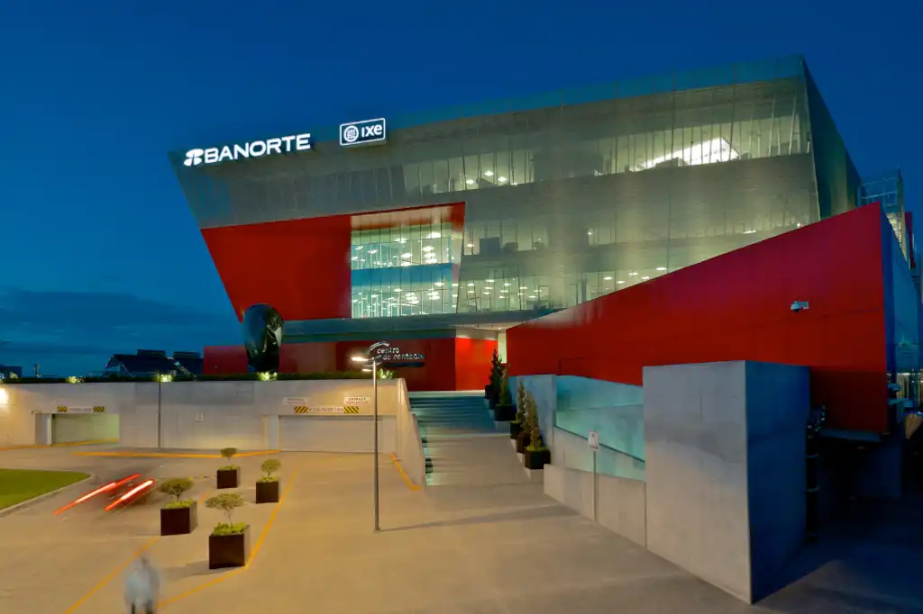 Banorte urge a fortalecer la IA para diversificar exportaciones ante revisión del T-MEC