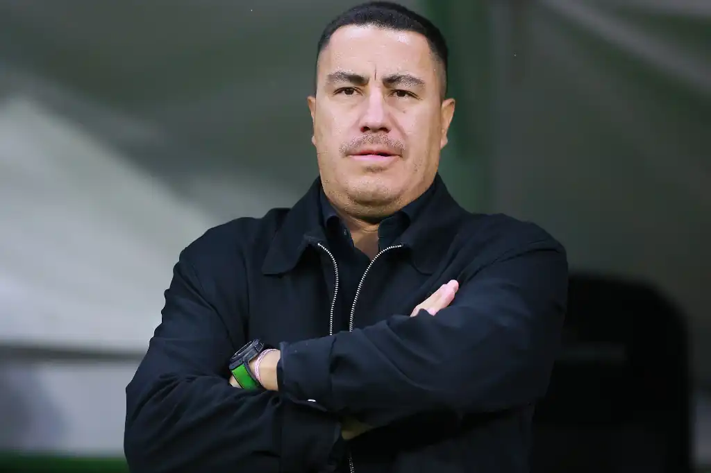 Efraín Juárez se perfila para salir de Pumas