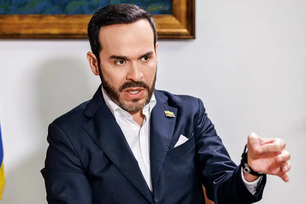 Abelardo de la Espriella anuncia cierre de 14 embajadas y rompe relaciones con Cuba y Nicaragua