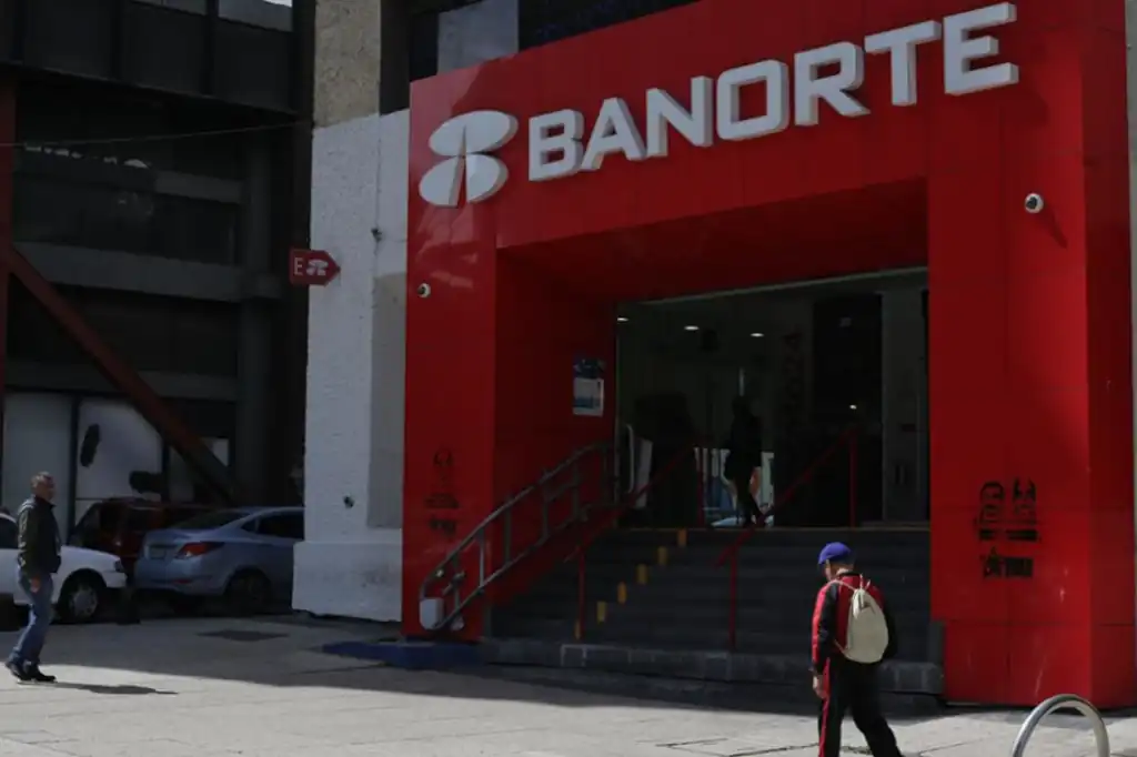 Banorte recupera crecimiento con utilidad trimestral de 15,500 millones de pesos