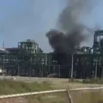 Fuga en bomba de carga provoca incendio en Refinería Olmeca; Pemex descarta riesgos