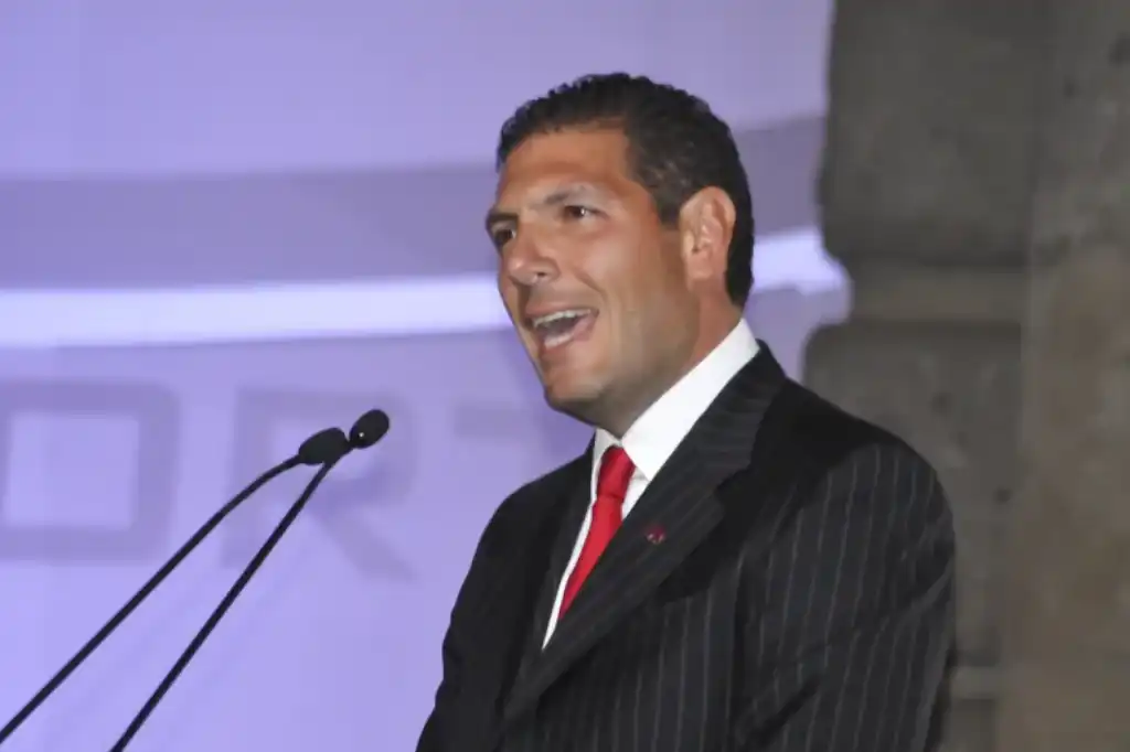 Carlos Hank González vislumbra inclusión financiera total para 2050